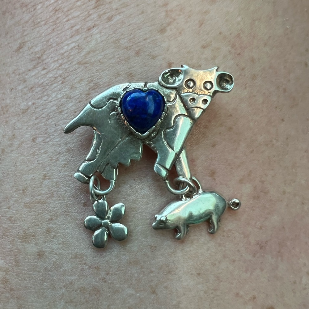 Cow pin